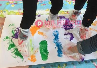 大班艺术课件PPT《小脚丫会画画》PPT课件图片