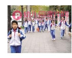 大班社会课件PPT《上学的早晨》PPT课件图片