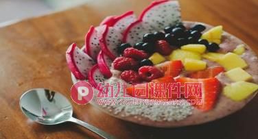 中班美术课件PPT《水果拼盘》PPT课件图片